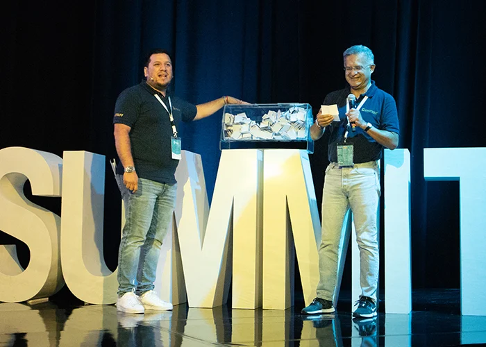 Daniel Martínez y Juan Kasuga